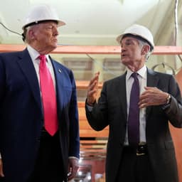 Trump threatens to fire Fed chairman