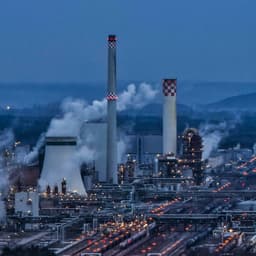 How will rising oil prices affect airlines?