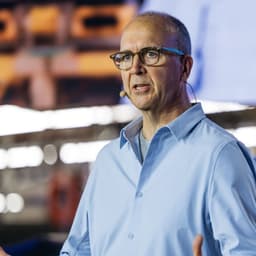 DAILY: Ford’s EV Chief Walks Away, Dacia Readies New Cheap EV and Mercedes VLE Van Now On Sale | 16 Apr 2026