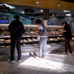 GDP growth comes at expense of consumer savings
